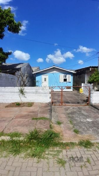 Casa à venda com 2 quartos, 60m², 4 vagas, Rua Álamo-Branco no bairro Restinga em Porto Alegre
