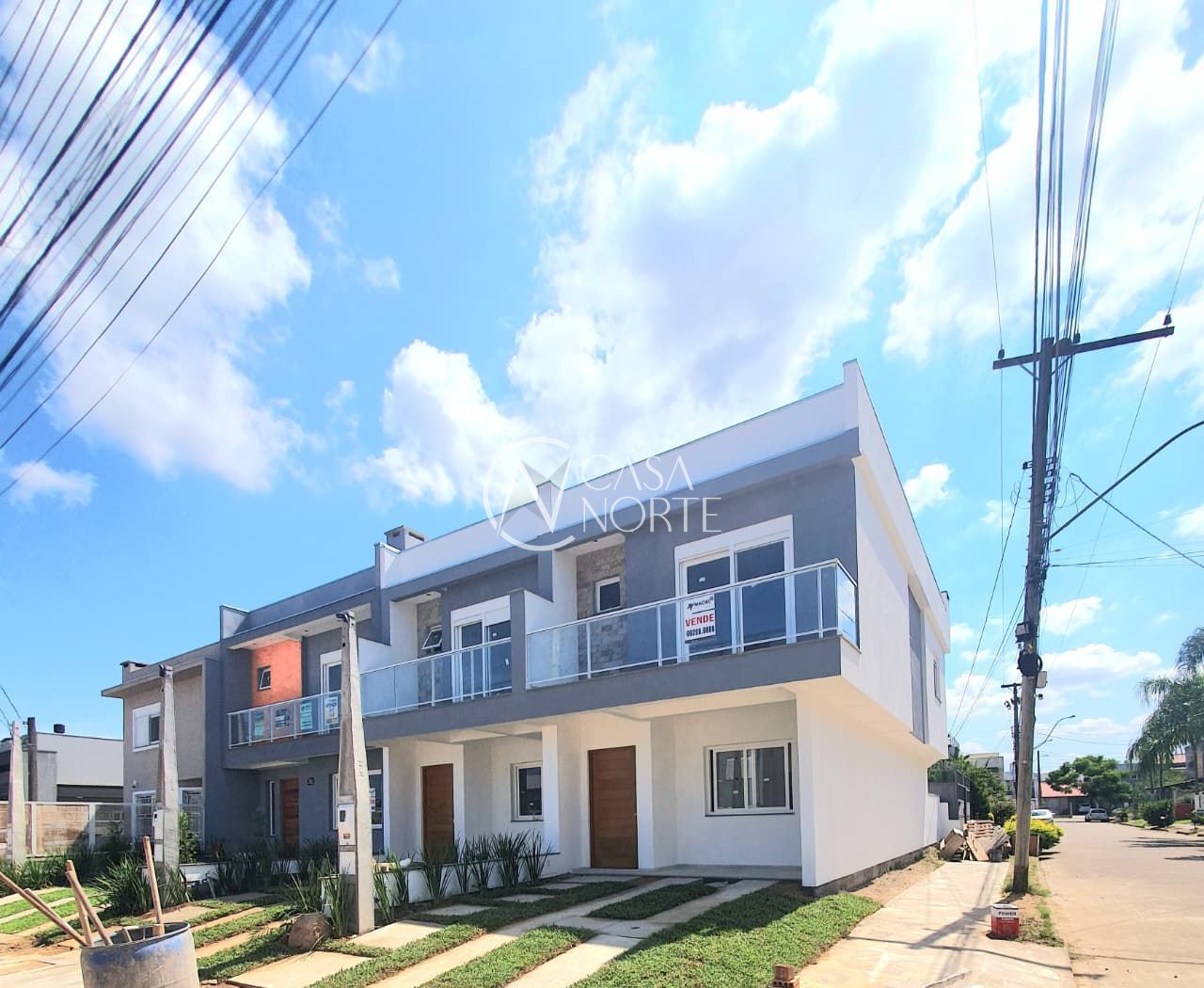 Casa à venda com 3 quartos, 125m², 1 suíte, 2 vagas, Rua Embira no bairro Hípica em Porto Alegre