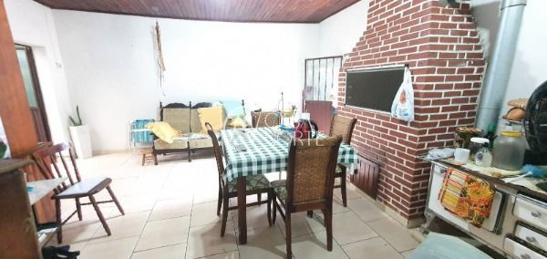 Casa à venda com 2 quartos, 110m², 3 vagas, Avenida do Lami no bairro Belém Novo em Porto Alegre