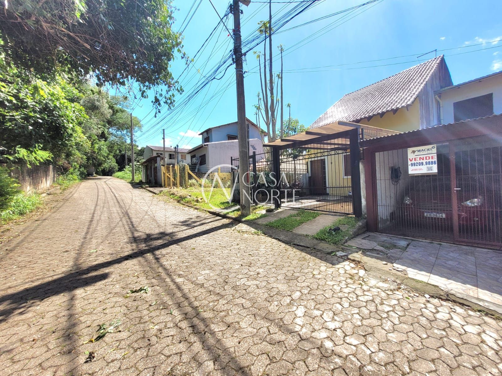 Casa à venda com 4 quartos, 100m², 1 vaga, Rua Júlio Dias de Souza no bairro Aberta dos Morros em Porto Alegre
