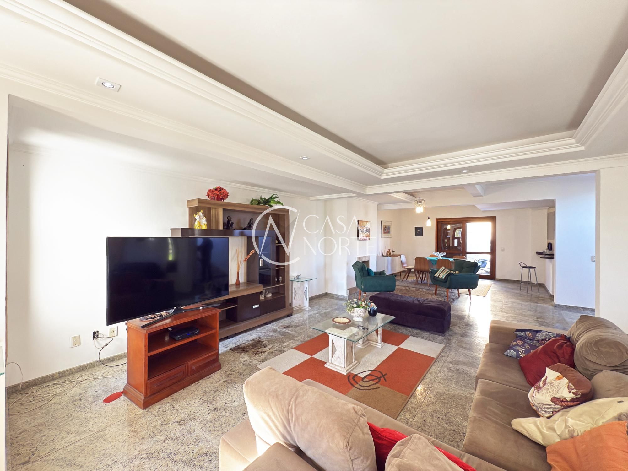 Casa à venda com 4 quartos, 221m², 2 suítes, -6 vaga, Rua Francisco Solano Borges no bairro Hípica em Porto Alegre