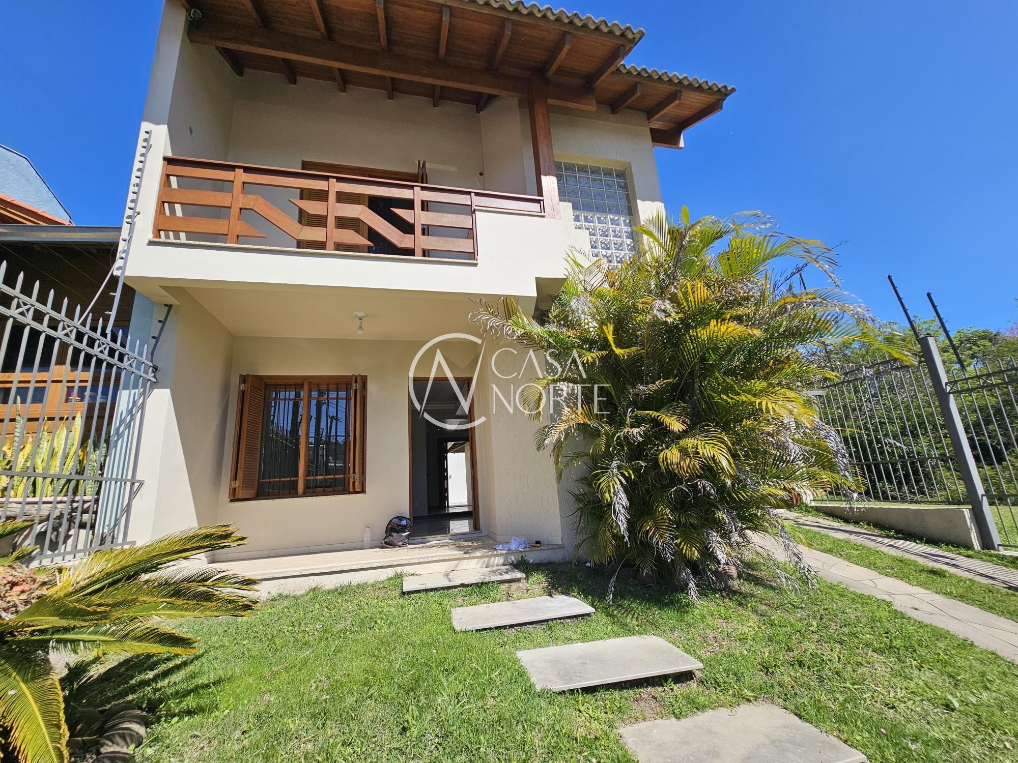 Casa à venda com 3 quartos, 196m², 1 suíte, 4 vagas, Rua Doutor Lauro Miguel Sturm no bairro Aberta dos Morros em Porto Alegre