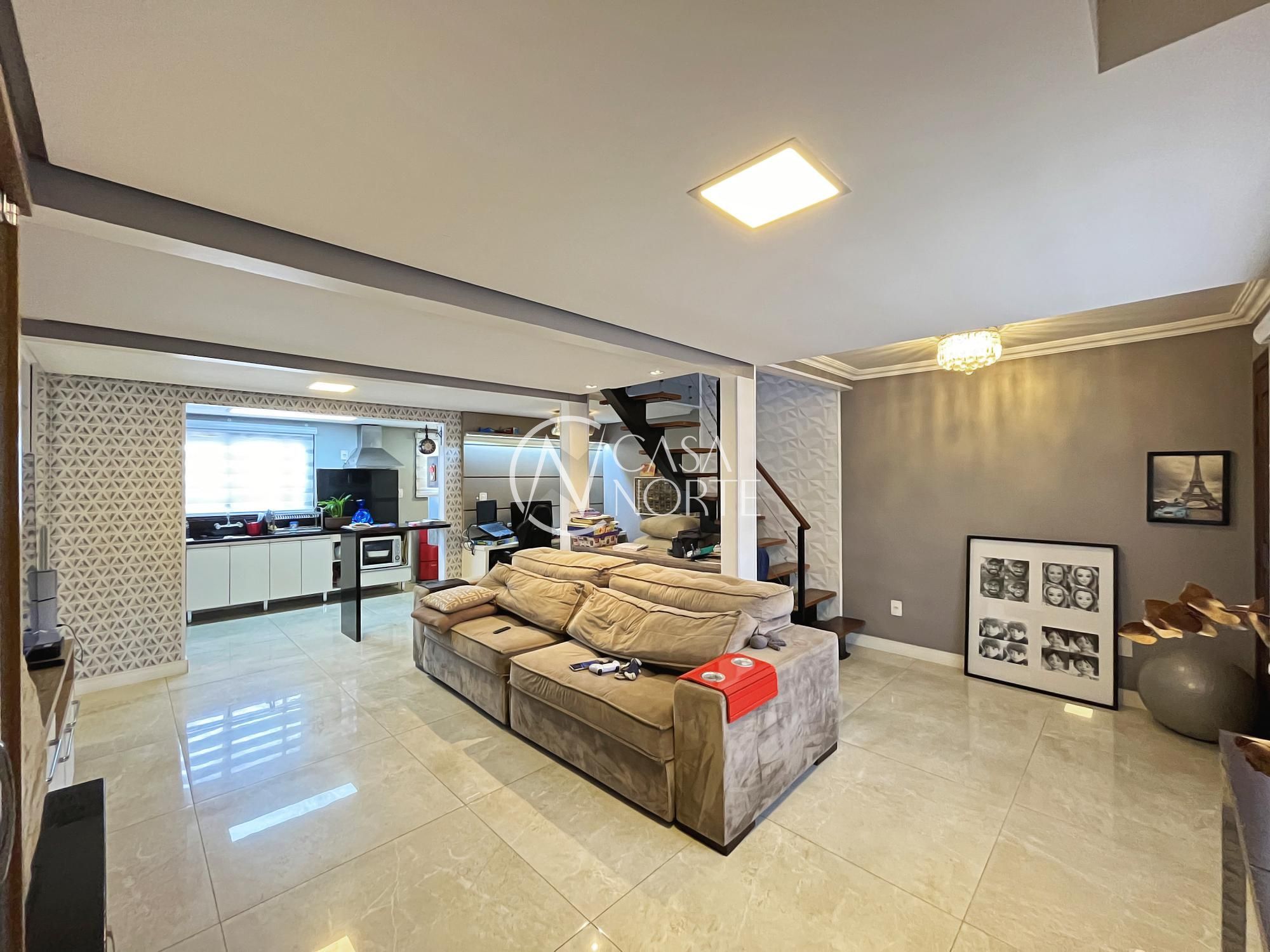 Casa à venda com 3 quartos, 195m², 1 suíte, 2 vagas, Rua Doutor Pitrez no bairro Ipanema em Porto Alegre