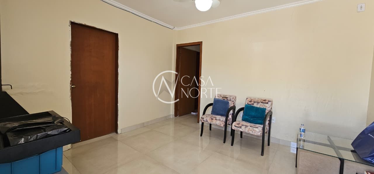 Casa à venda com 4 quartos, 150m², 3 vagas, Rua Altamira Souza Viana no bairro Restinga em Porto Alegre