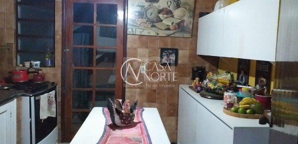 Casa à venda com 3 quartos, 260m², 1 suíte, Rua dos Minuanos no bairro Espírito Santo em Porto Alegre