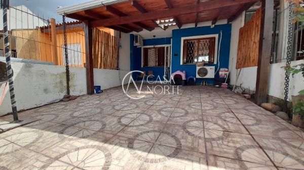 Casa à venda com 2 quartos, 62m², 1 suíte, 2 vagas, Rua Antonia Zardin Perondi no bairro Hípica em Porto Alegre