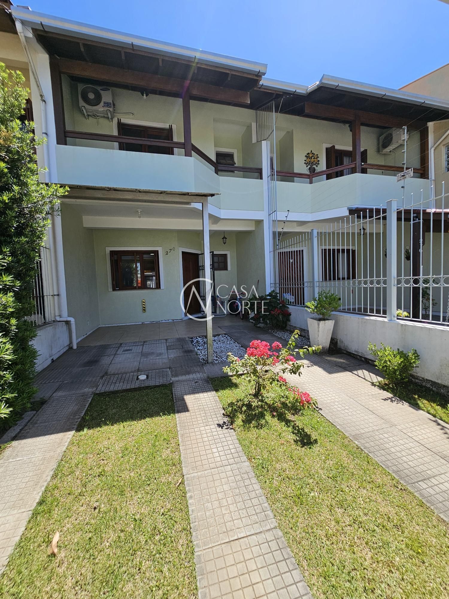 Casa à venda com 3 quartos, 180m², 1 suíte, 2 vagas, Rua José Bráulio da Fonseca no bairro Hípica em Porto Alegre