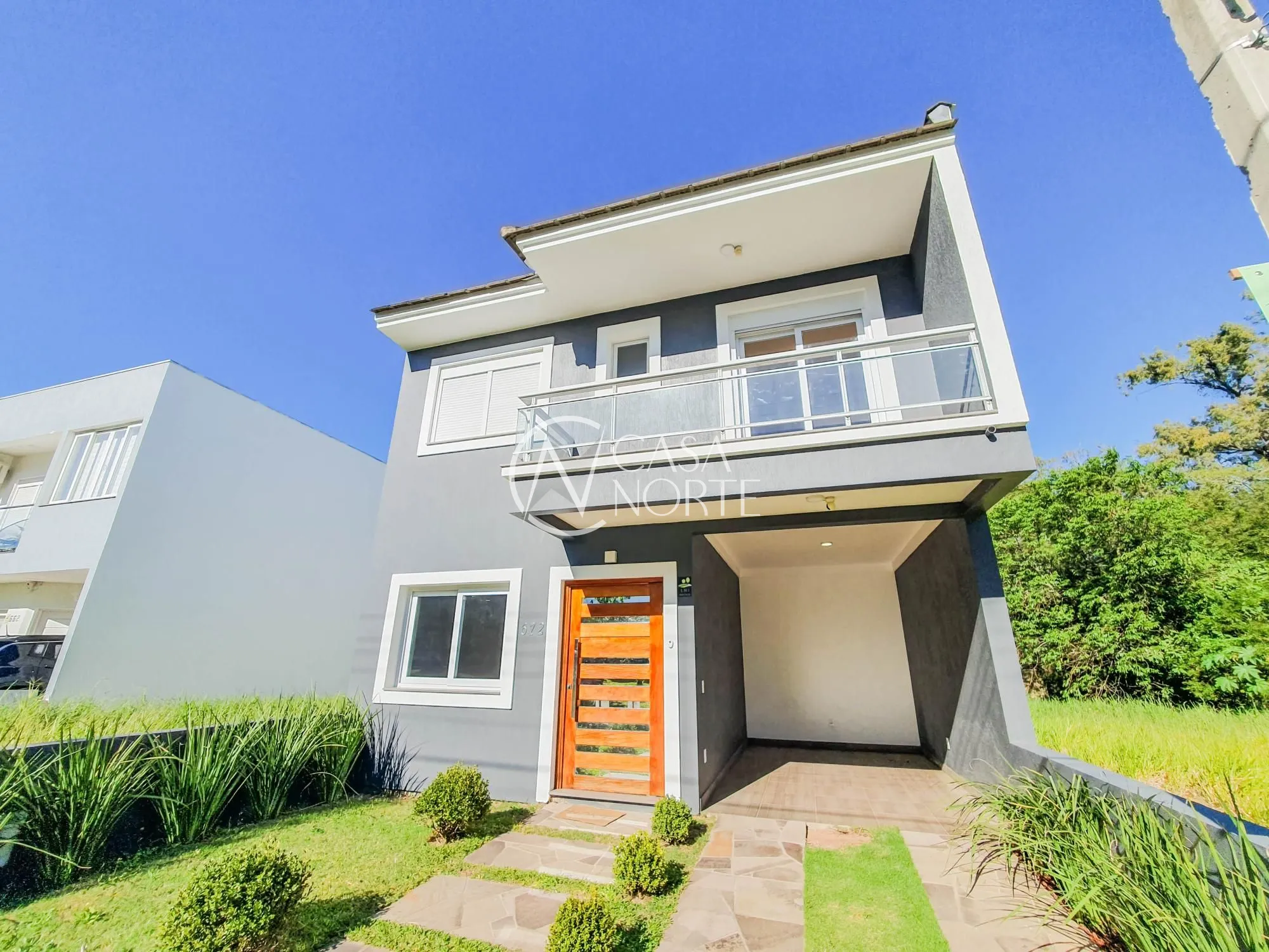 Casa à venda com 3 quartos, 167m², 1 suíte, 2 vagas, Rua Ivo Walter Kern no bairro Hípica em Porto Alegre