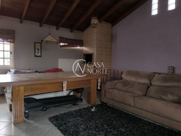 Casa à venda com 3 quartos, 189m², 1 suíte, 2 vagas, Rua Baldoino Bottini no bairro Hípica em Porto Alegre