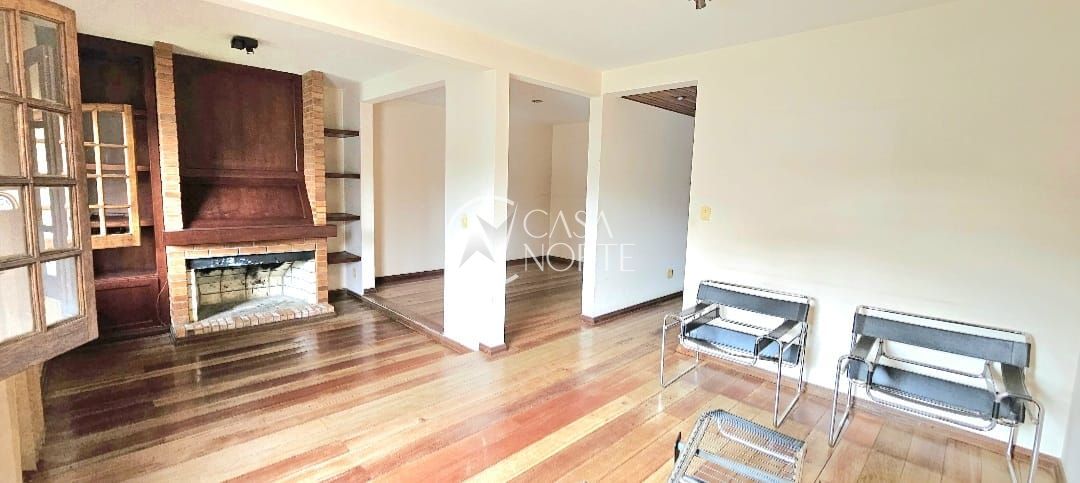 Casa à venda com 3 quartos, 175m², 1 suíte, 5 vagas, Rua Adão Pinheiro da Silva no bairro Ipanema em Porto Alegre