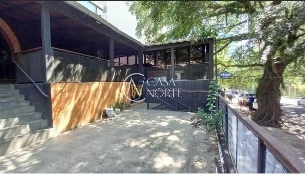 Casa Comercial à venda , 350m², Rua Padre Chagas no bairro Moinhos de Vento em Porto Alegre