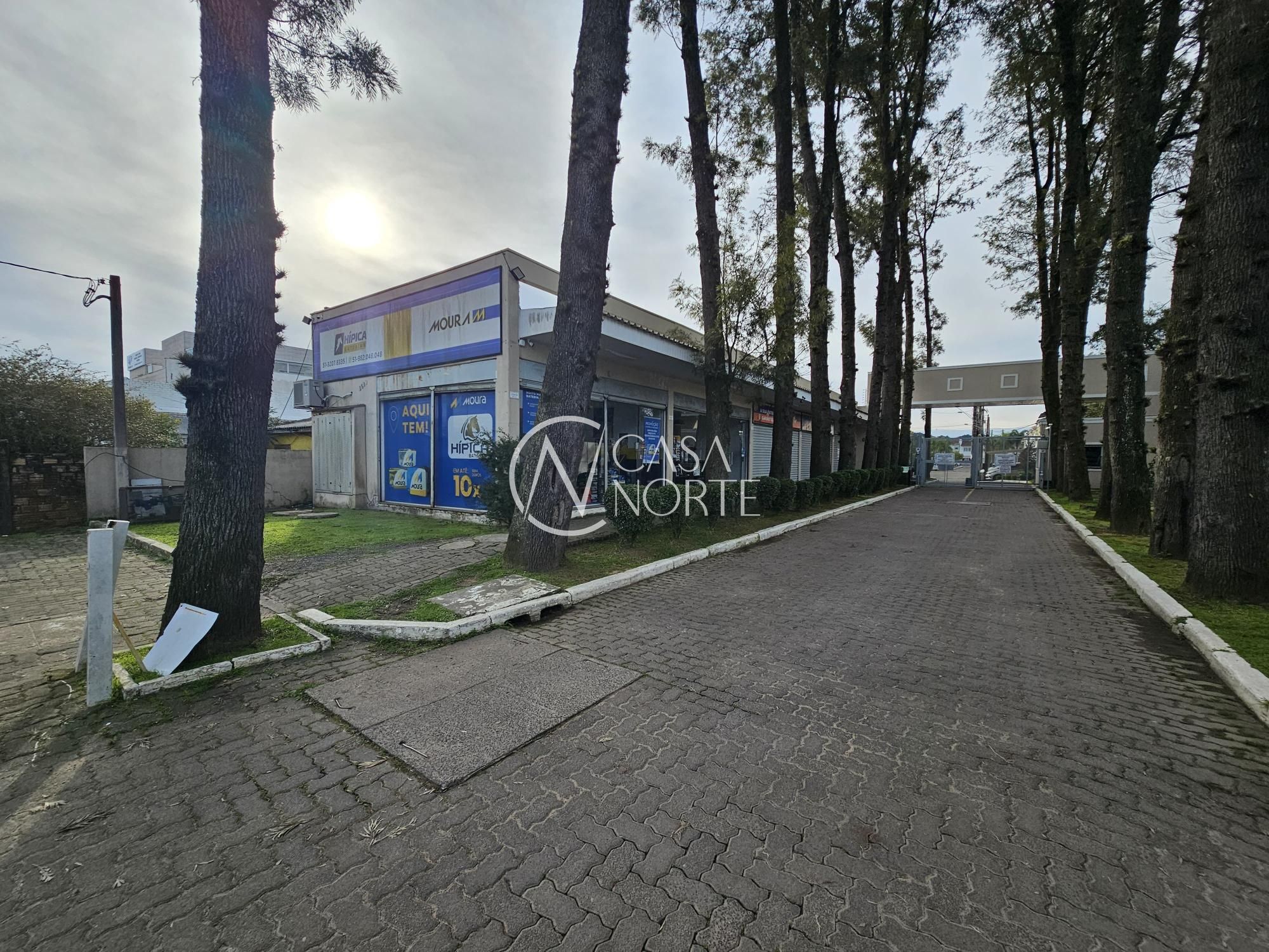 Loja à venda com 1 quarto, 39m², Avenida Edgar Pires de Castro no bairro Hípica em Porto Alegre