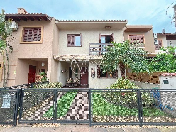 Casa à venda com 3 quartos, 125m², 1 suíte, 2 vagas, Rua Alexandre de Gusmão no bairro Hípica em Porto Alegre