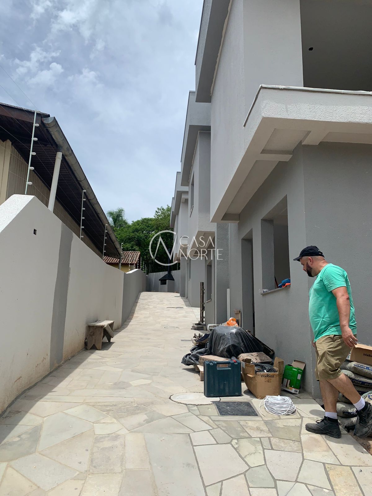 Sobrado à venda com 2 quartos, 85m², 1 vaga, Rua Liberal no bairro Tristeza em Porto Alegre