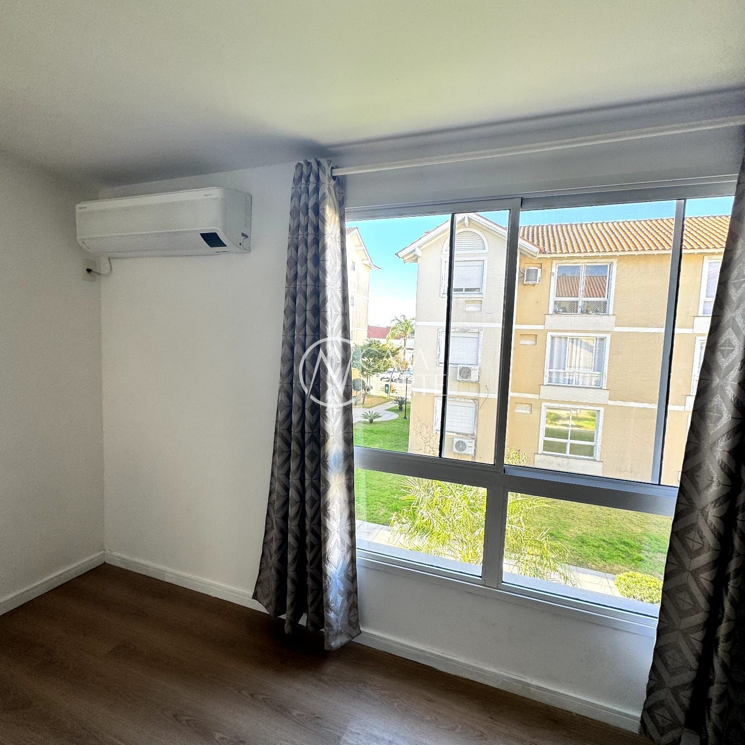 Apartamento à venda com 3 quartos, 56m², 1 vaga, Avenida Juca Batista no bairro Hípica em Porto Alegre