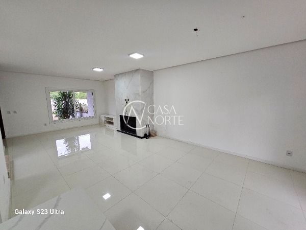 Casa de Condomínio à venda com 4 quartos, 220m², 4 suítes, 2 vagas, Rua Jean Vardaramatos no bairro Hípica em Porto Alegre