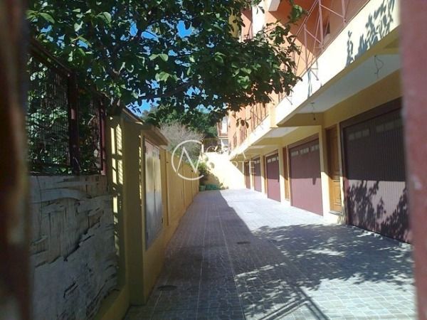Casa à venda com 3 quartos, 193m², 1 suíte, 2 vagas, Rua Jamil Antônio José no bairro Nonoai em Porto Alegre