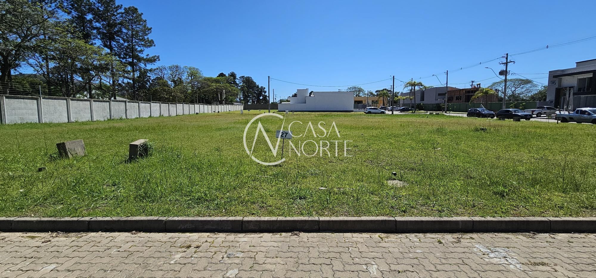 Terreno à venda  com 157m², Avenida Juca Batista no bairro Hípica em Porto Alegre
