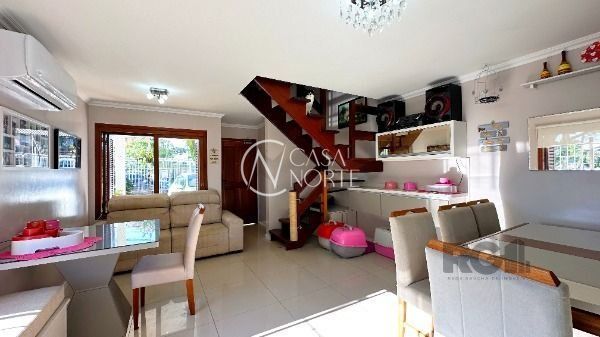 Casa à venda com 3 quartos, 161m², 1 suíte, 2 vagas, Rua dos Guaranis no bairro Espírito Santo em Porto Alegre