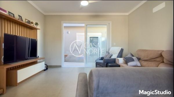 Casa à venda com 3 quartos, 127m², 1 suíte, 3 vagas, Rua Embira no bairro Hípica em Porto Alegre