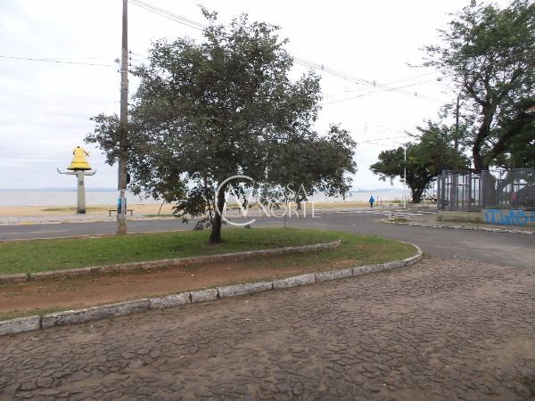 Terreno à venda  com 880m², Avenida Guaiba no bairro Ipanema em Porto Alegre