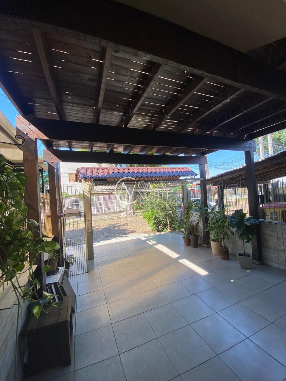 Casa à venda com 3 quartos, 140m², 2 vagas, Rua Silvestre Sauter no bairro Hípica em Porto Alegre