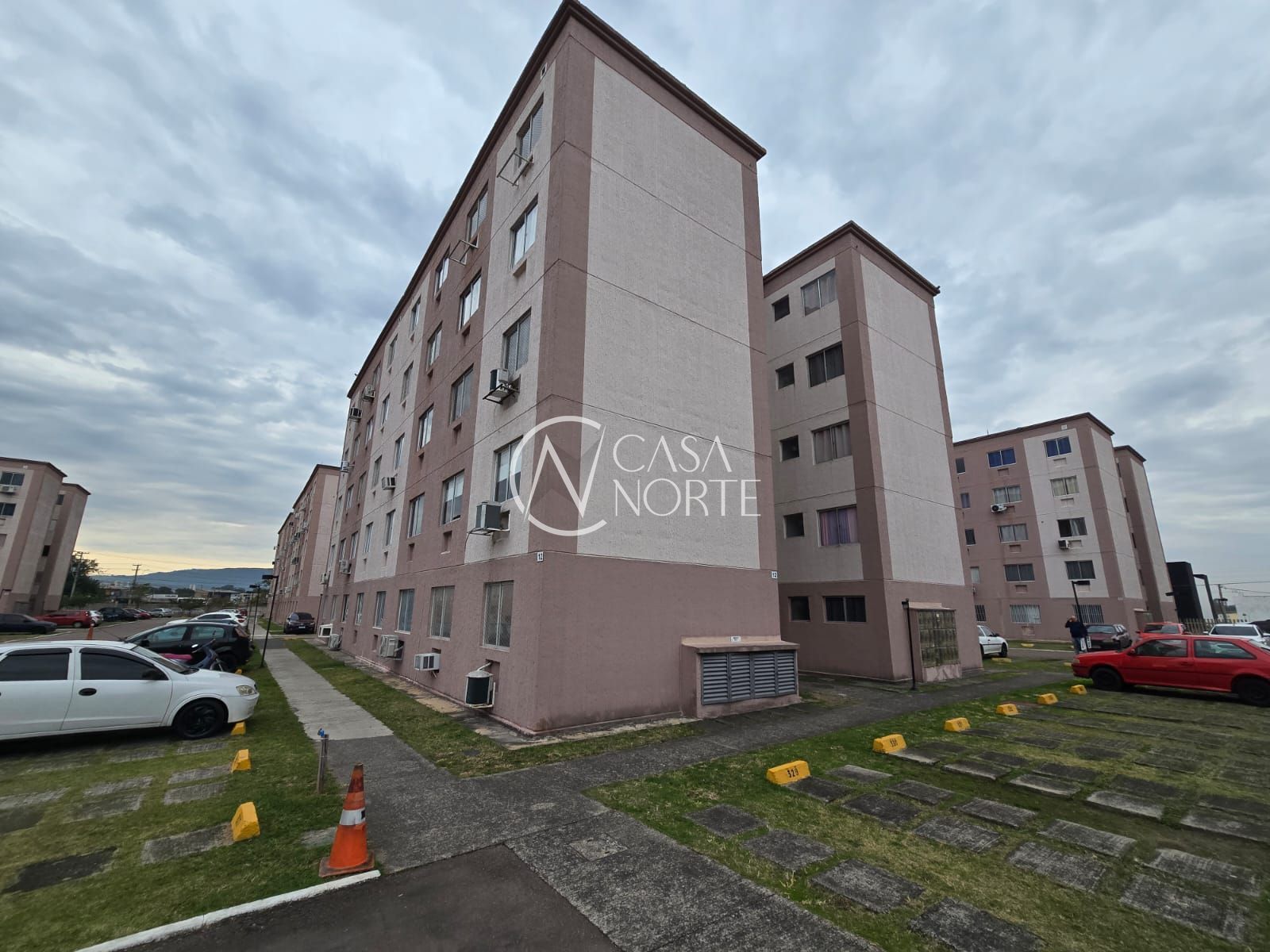 Apartamento à venda com 2 quartos, 41m², 1 vaga, Rua José Iuchno no bairro Hípica em Porto Alegre