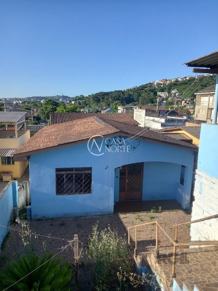 Casa à venda com 3 quartos, 300m², 1 vaga, Rua Modesto Pereira Pinto no bairro Cavalhada em Porto Alegre