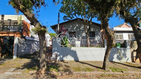 Casa à venda com 3 quartos, 130m², 2 vagas, Rua Landel de Moura no bairro Tristeza em Porto Alegre