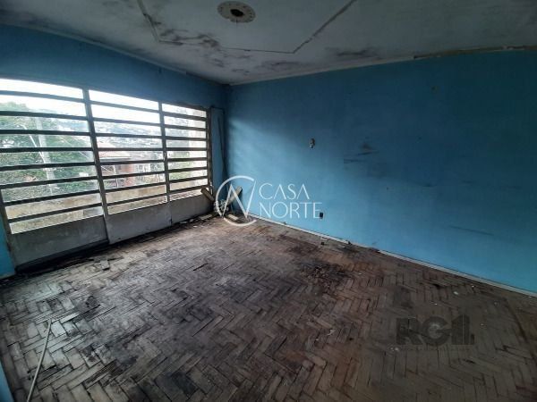 Casa à venda com 4 quartos, 200m², 1 suíte, 2 vagas, Rua Jaguari no bairro Cristal em Porto Alegre