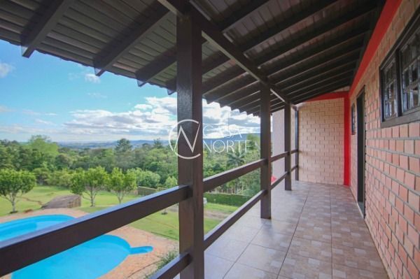 Sítio à venda com 4 quartos, 6500m², 2 suítes, 3 vagas, Estrada Luiz Bettiol no bairro Hípica em Porto Alegre