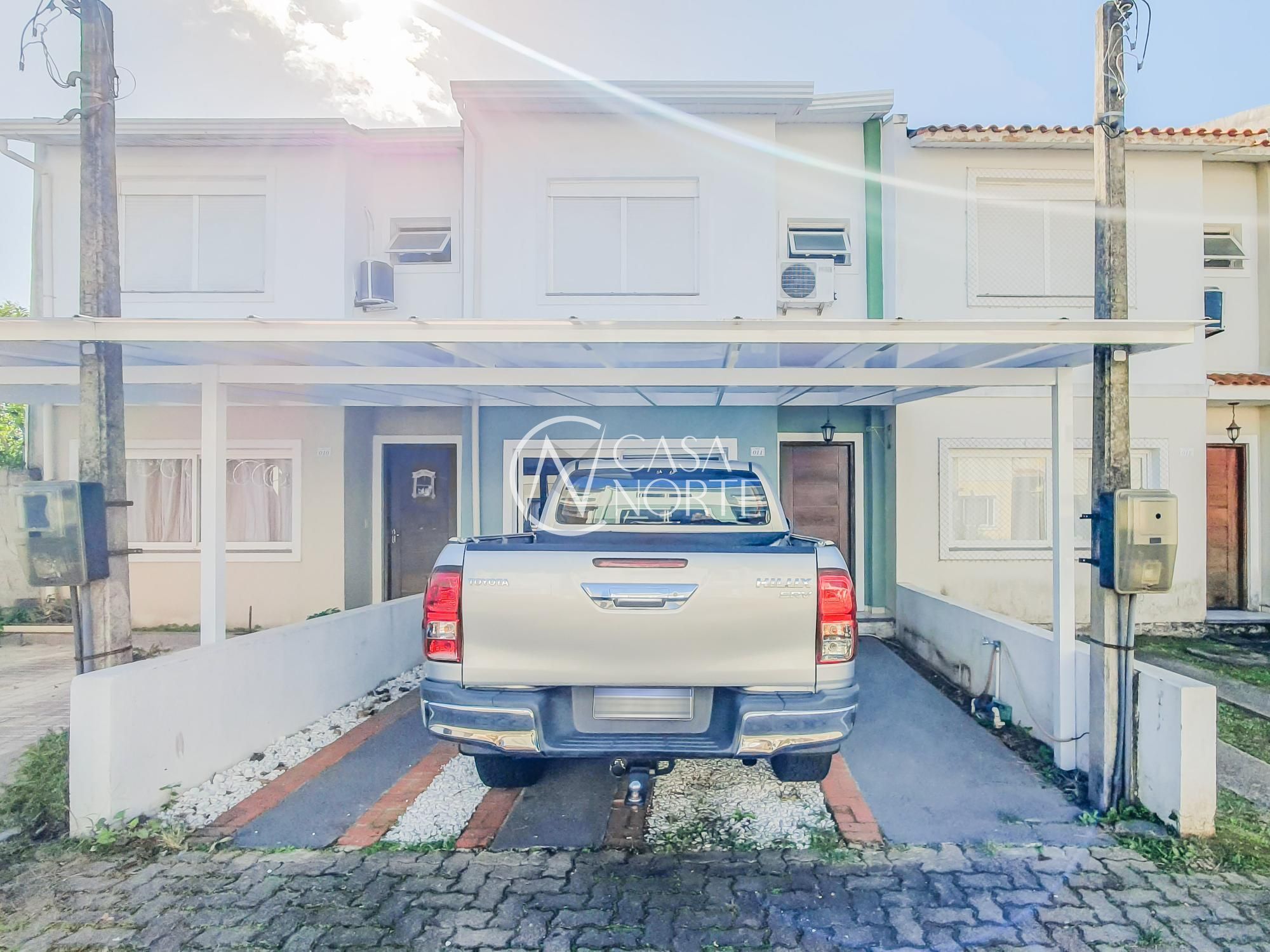 Casa de Condomínio à venda com 3 quartos, 145m², 1 suíte, 2 vagas, Avenida Edgar Pires de Castro no bairro Hípica em Porto Alegre