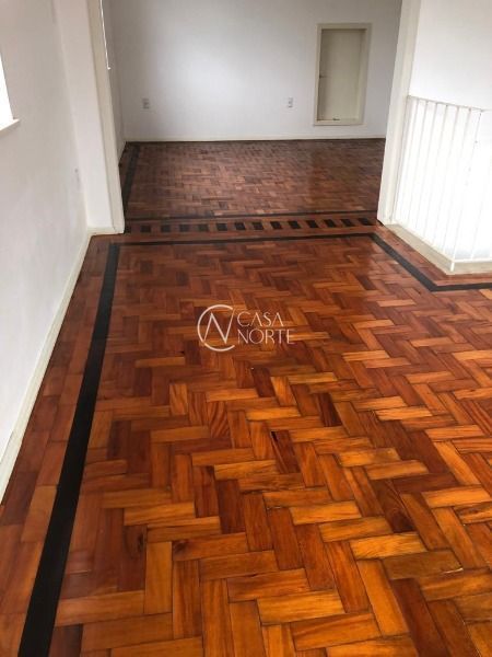 Casa à venda com 3 quartos, 170m², 2 suítes, 2 vagas, Avenida Desembargador Mello Guimaraes no bairro Belém Novo em Porto Alegre