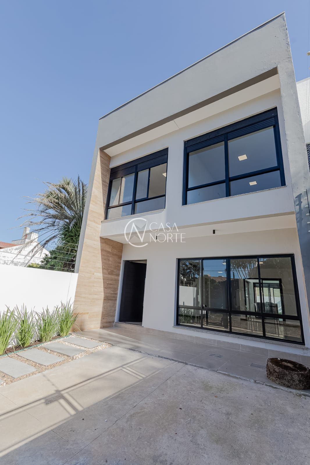 Casa à venda com 3 quartos, 201m², 1 suíte, 2 vagas, Rua Engenheiro Coelho Parreira no bairro Ipanema em Porto Alegre