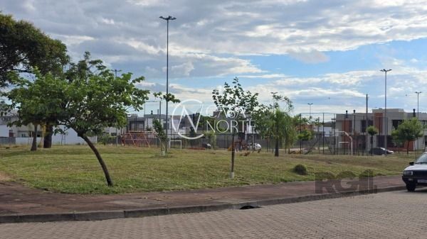 Terreno à venda  com 192m², Rua Alessandra Sanhudo Malinski no bairro Hípica em Porto Alegre