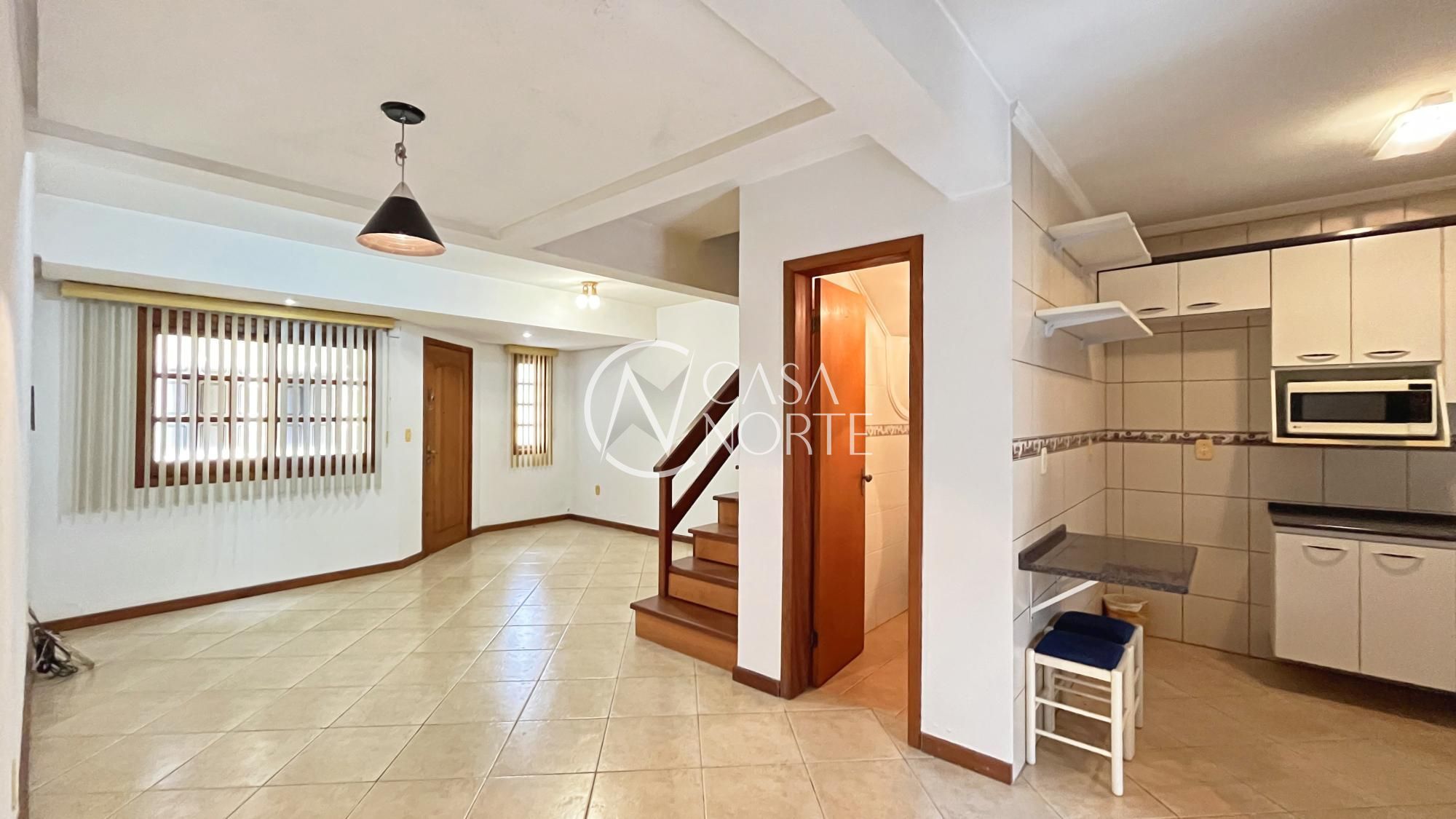 Casa de Condomínio à venda com 3 quartos, 96m², 1 suíte, 2 vagas, Avenida Edgar Pires de Castro no bairro Hípica em Porto Alegre