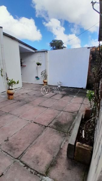 Casa à venda com 2 quartos, 60m², 4 vagas, Rua Álamo-Branco no bairro Restinga em Porto Alegre