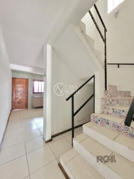 Casa à venda com 3 quartos, 123m², 1 suíte, 4 vagas, Rua José Matone no bairro Aberta dos Morros em Porto Alegre