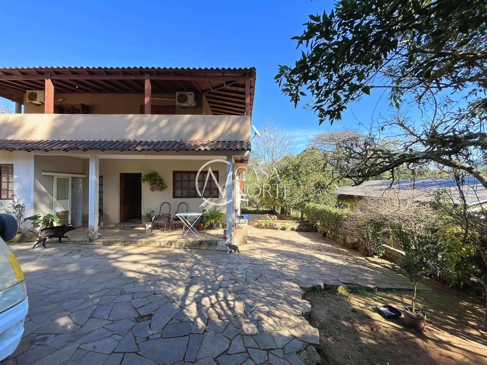 Casa à venda com 3 quartos, 6369m², 1 suíte, 3 vagas, Estrada Luiz Bettiol no bairro Hípica em Porto Alegre