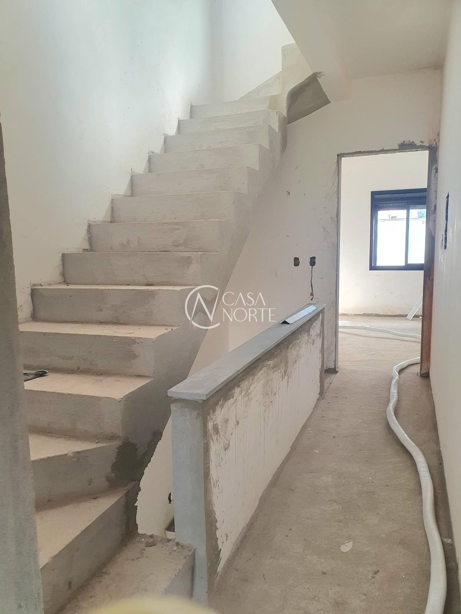 Casa à venda com 2 quartos, 110m², 2 suítes, 1 vaga, Rua Ivo Walter Kern no bairro Hípica em Porto Alegre