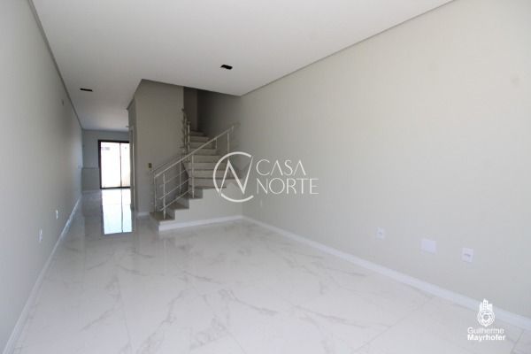 Casa à venda com 2 quartos, 107m², 2 suítes, 1 vaga, Affonso Lunardelli no bairro Hípica em Porto Alegre