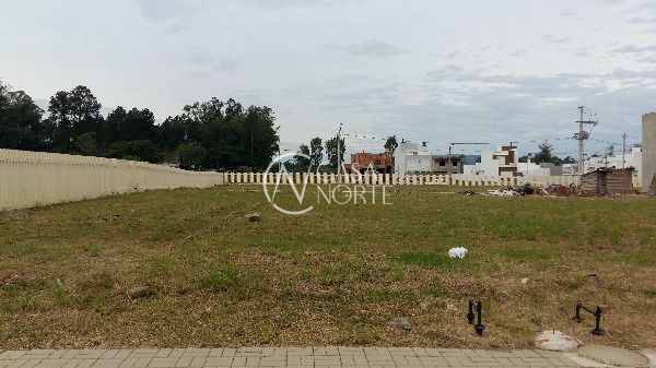 Terreno à venda  com 307m², Rua Jean Vardaramatos no bairro Hípica em Porto Alegre