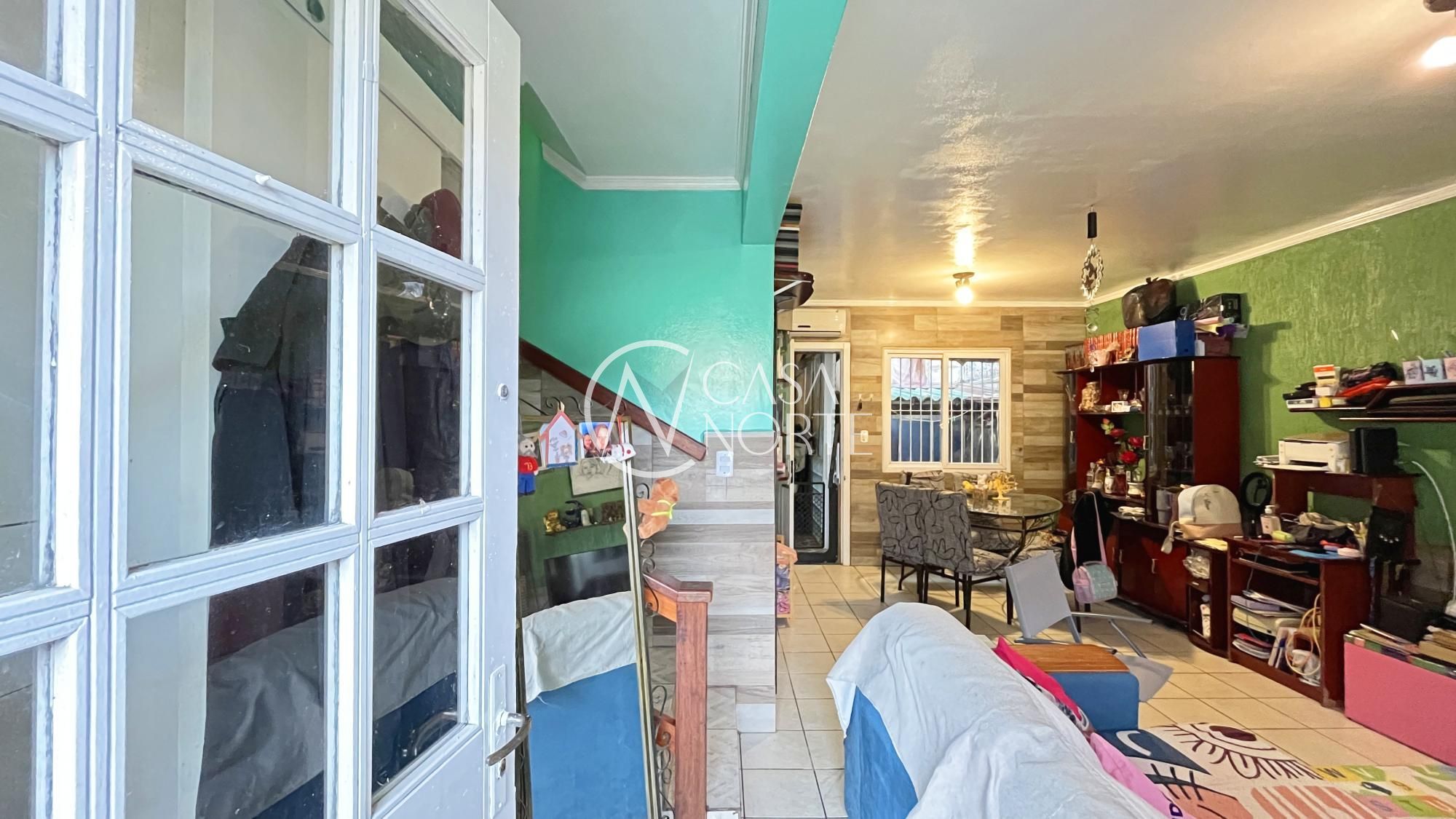 Casa de Condomínio à venda com 2 quartos, 118m², 4 vagas, Avenida Edgar Pires de Castro no bairro Hípica em Porto Alegre