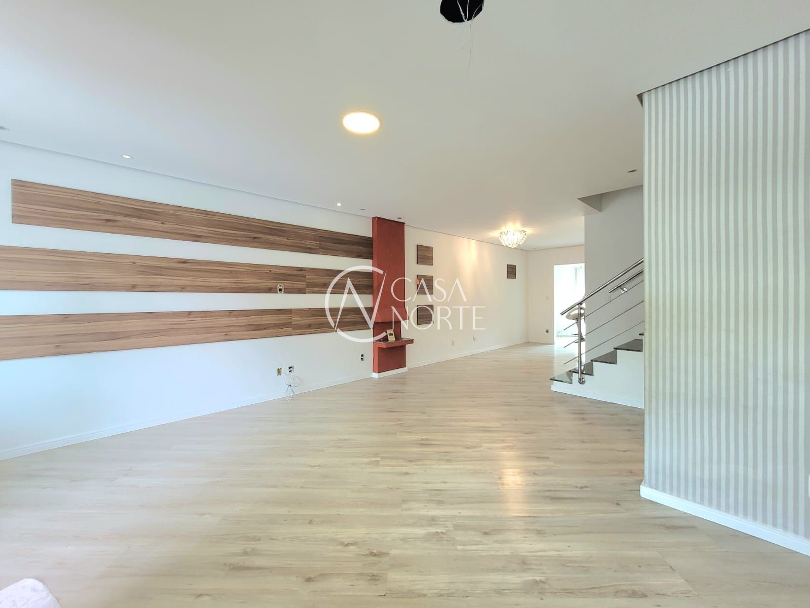 Casa à venda com 3 quartos, 204m², 1 suíte, 2 vagas, Rua Angico no bairro Hípica em Porto Alegre