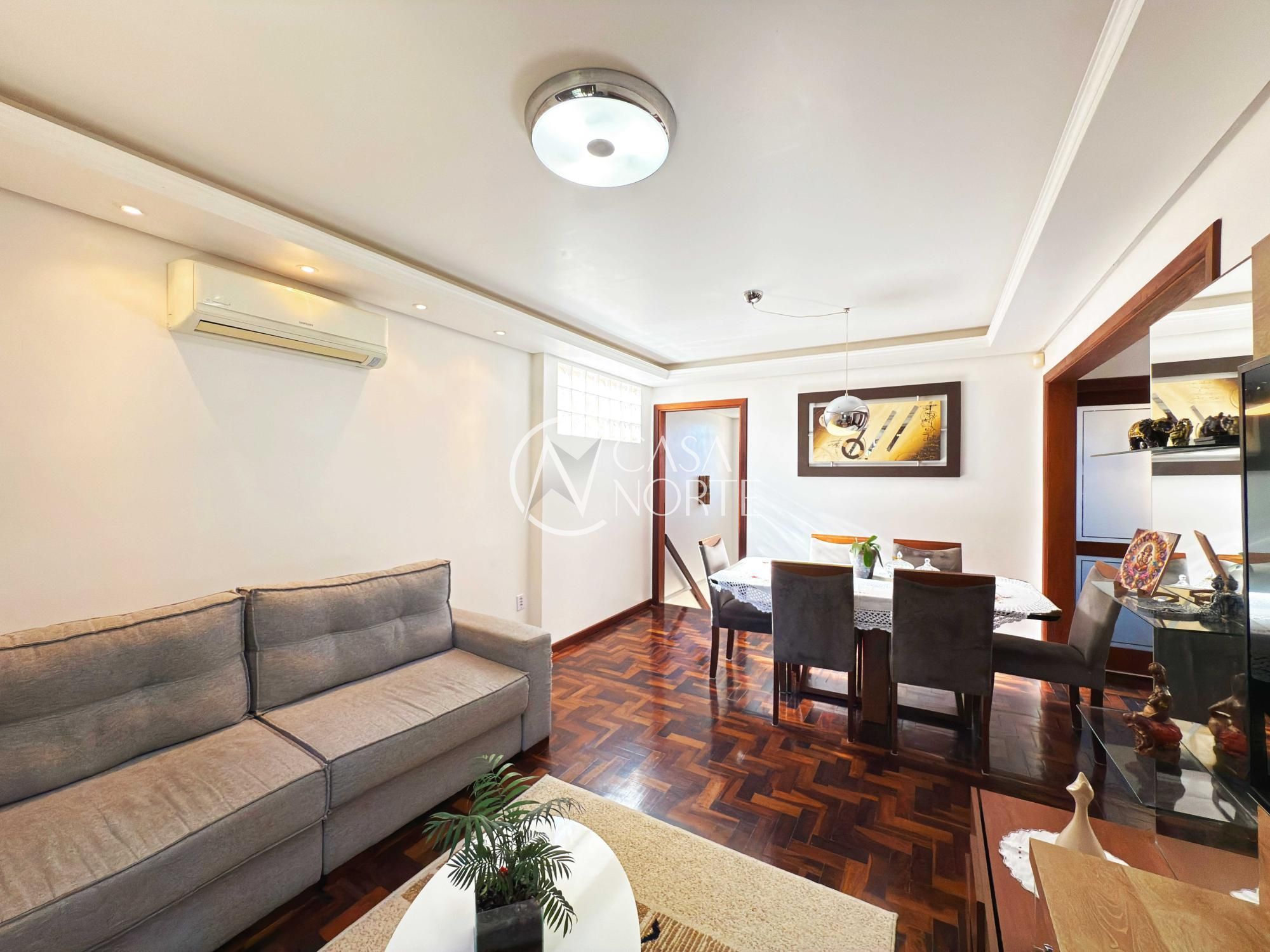 Casa à venda com 3 quartos, 271m², 1 suíte, 2 vagas, Avenida Joracy Camargo no bairro Santa Tereza em Porto Alegre