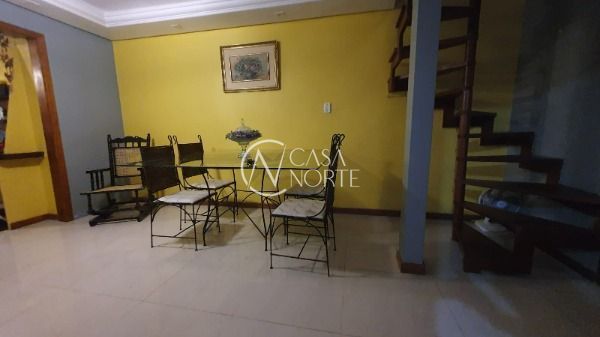 Casa à venda com 4 quartos, 150m², 1 suíte, 5 vagas, Rua João Palma da Silva no bairro Espírito Santo em Porto Alegre