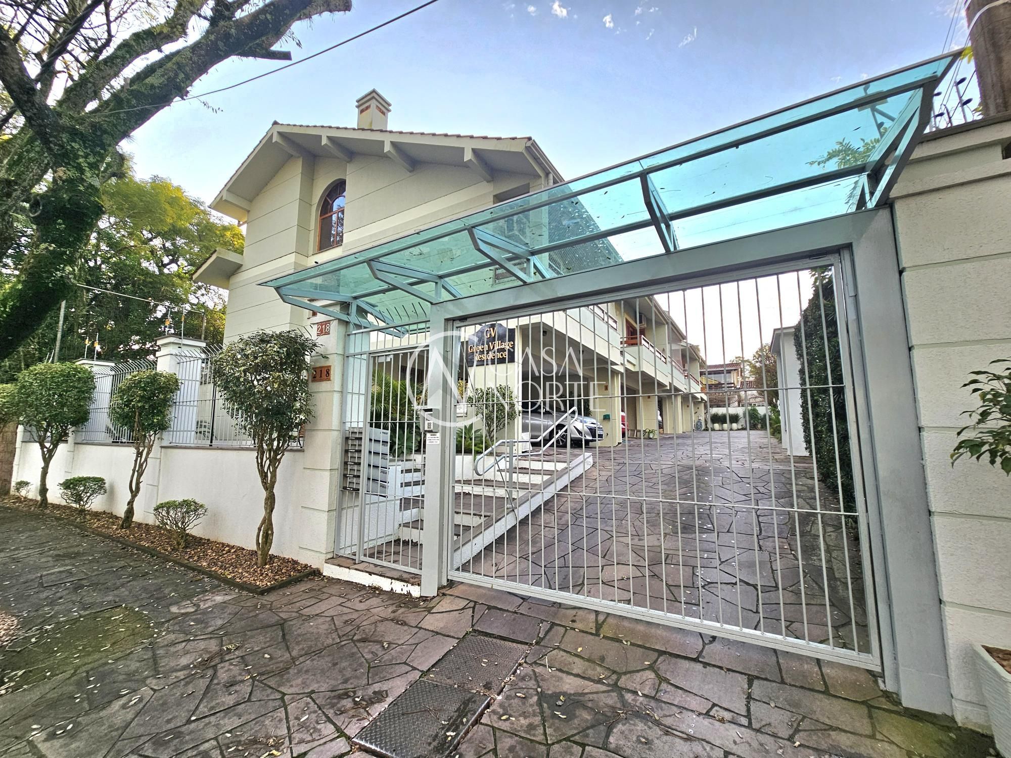 Casa de Condomínio à venda com 3 quartos, 175m², 1 suíte, 2 vagas, Rua João Mendes Ouriques no bairro Jardim Isabel em Porto Alegre