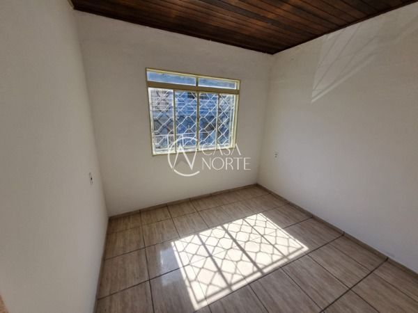 Casa à venda com 2 quartos, 45m², 1 vaga, Estrada João Passuelo no bairro Vila Nova em Porto Alegre