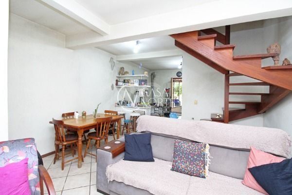 Casa à venda com 2 quartos, 100m², 1 vaga, Rua Professor Paulo Saurin no bairro Hípica em Porto Alegre