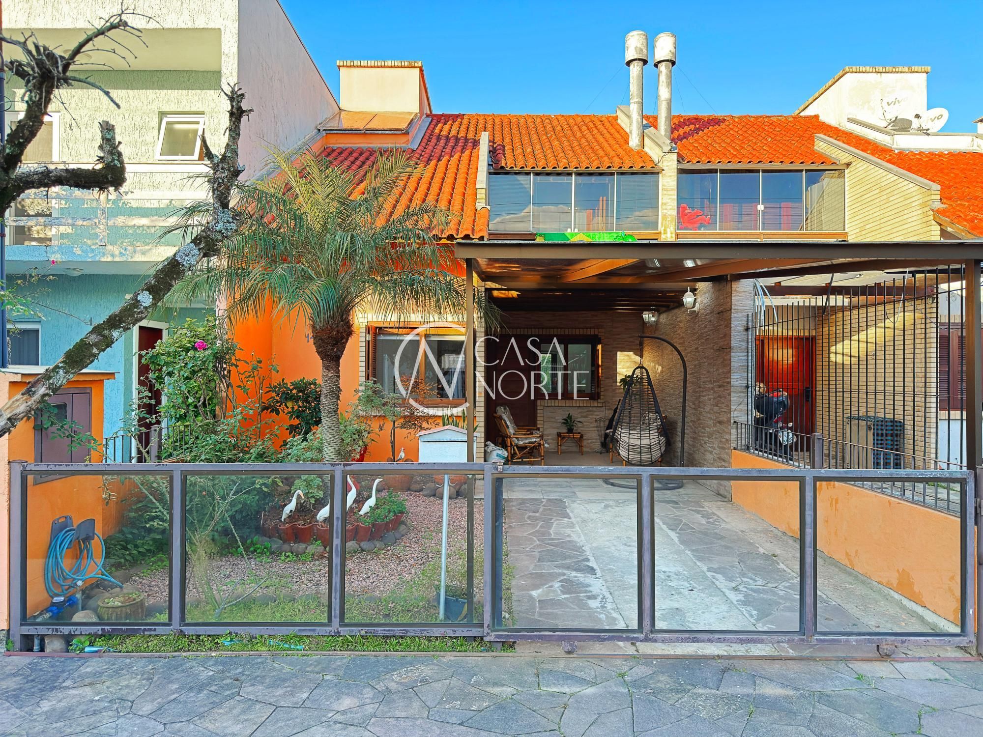 Casa à venda com 4 quartos, 104m², 2 vagas, Rua Alexandre de Gusmao no bairro Aberta dos Morros em Porto Alegre